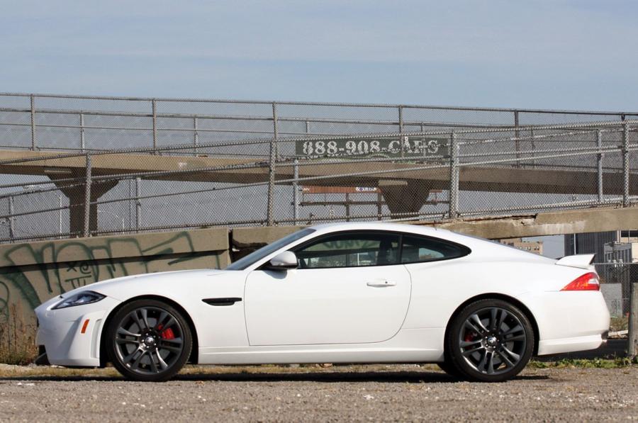  Jaguar XKR-S 2012 года  (фото 6 из 82)
